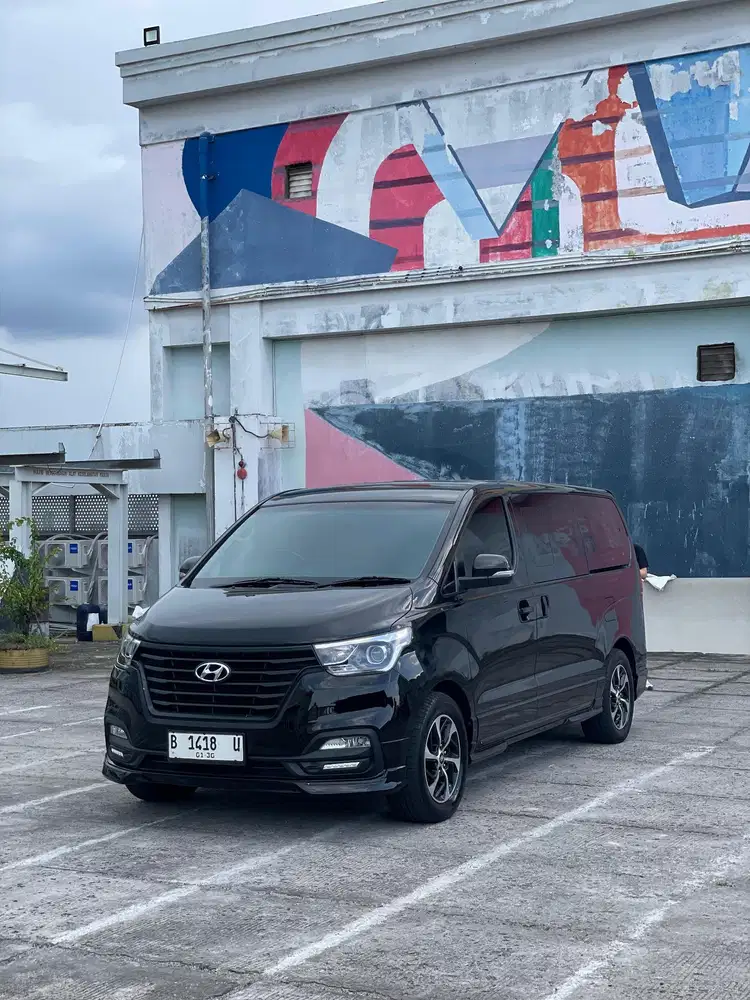 KM antik. HYUNDAI H1 H-1 ROYALE DIESEL 2019