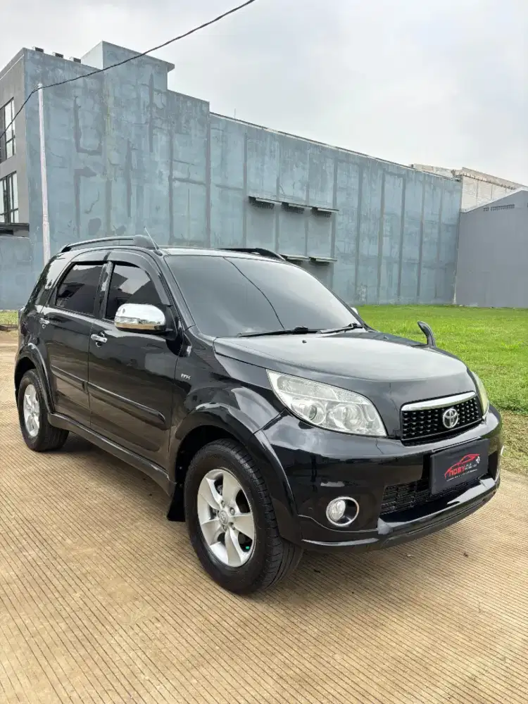 Toyota Rush S TRD matic bekas murah 2011 hitam