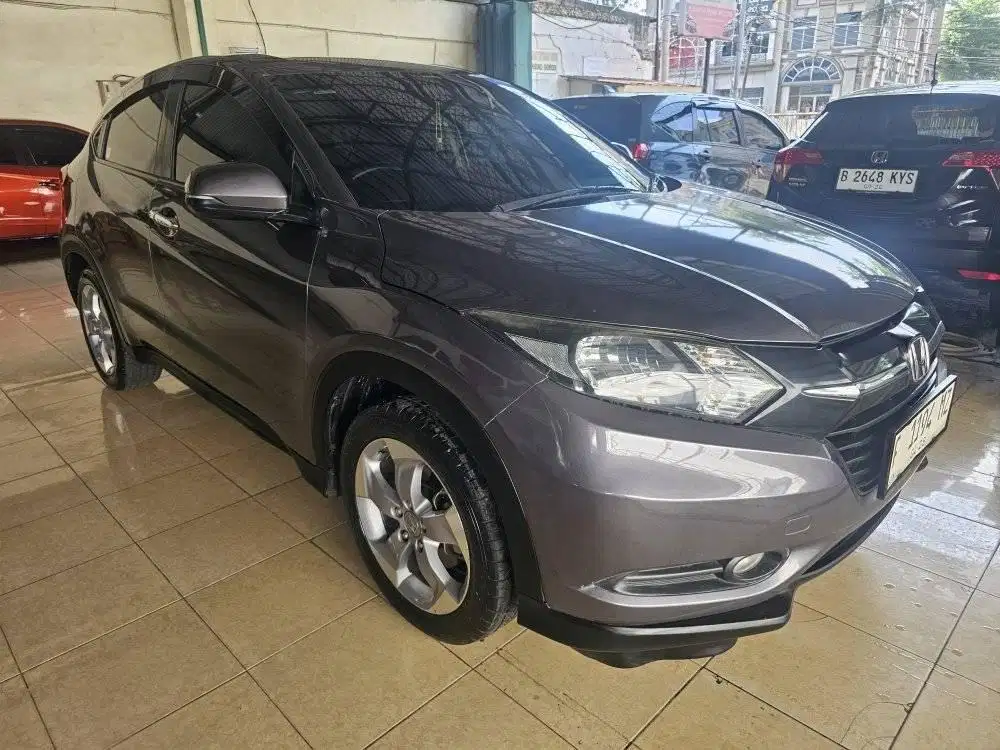 Honda HR-V E CVT 2018 Abu abu
