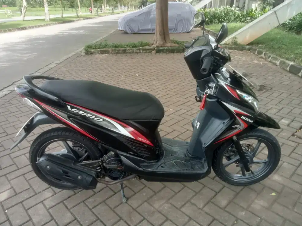 Bismillah Di jual motor Honda Vario injeksi THN 2014 surat komplit