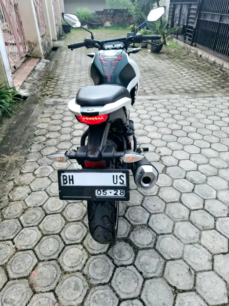 Di Jual Cepat Motor Vixion R155cc Warna Putih