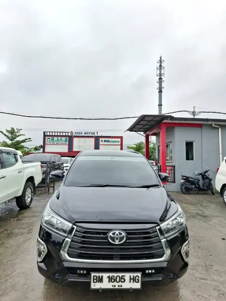 Innova 2023 G diesel matic. Km 70rb