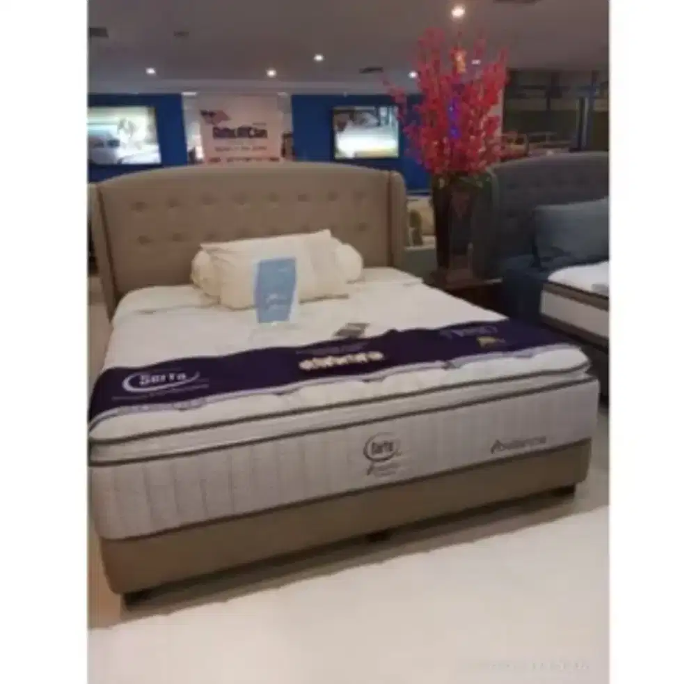 PRELOVED KASUR SERTA DENGAN DIVAN PREMIUM HIGH END 90% JARANG DIPAKAI