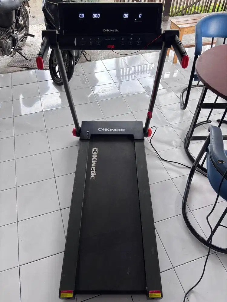 JUAL TREADMILL BEKAS MEREK KINETIC 0.8hp HITAM