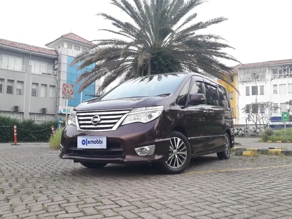 TDP 8,JT Nissan Serena 2.0 Highway Star Bensin-AT Merah 2017