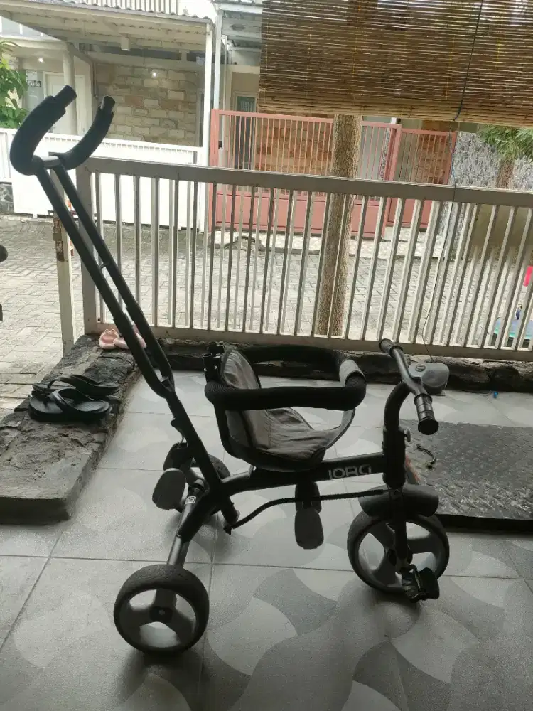 Dijual sepeda anak roda 3