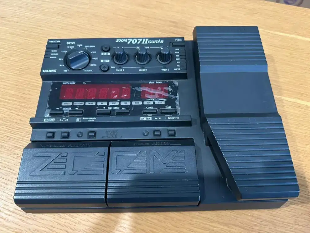 Zoom 707II Guitar Multi-Effects Pedal  - Complete with Box & Manual