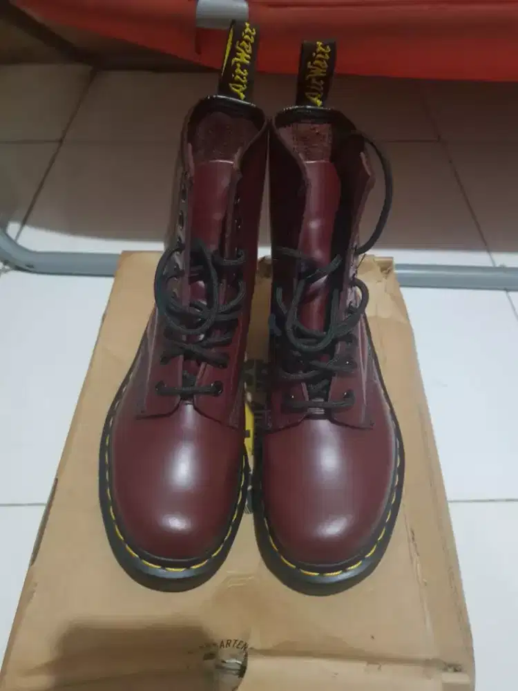 Sepatu DR MARTENS
