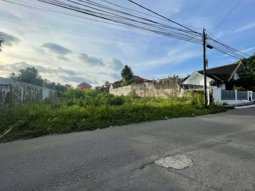 Dijual Tanah Cantik di Area Premium kaliurang utara UGM Lebar Depan 15 m SHM Pekarangan
