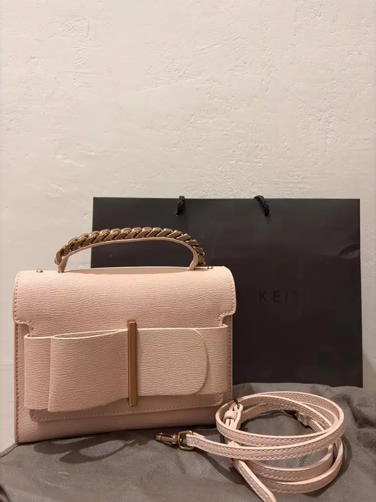 Preloved Tas Charles and Keith CK2 - 50150851 Pink