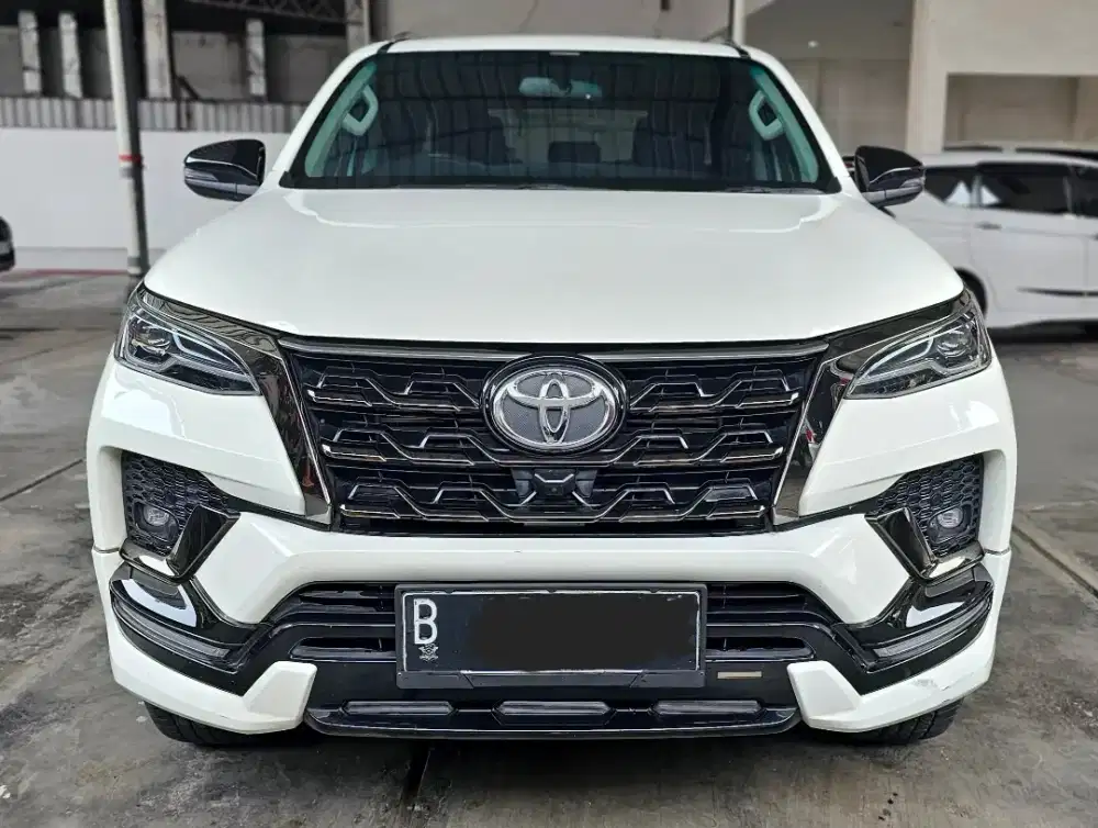 Baru 31rban Km Toyota Fortuner 2.8 GR Sport Diesel AT 2022 Putih Mulus