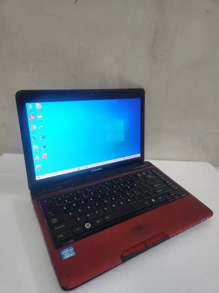 Laptop toshiba satellite l735 intel core i3 4/250 siap pakai
