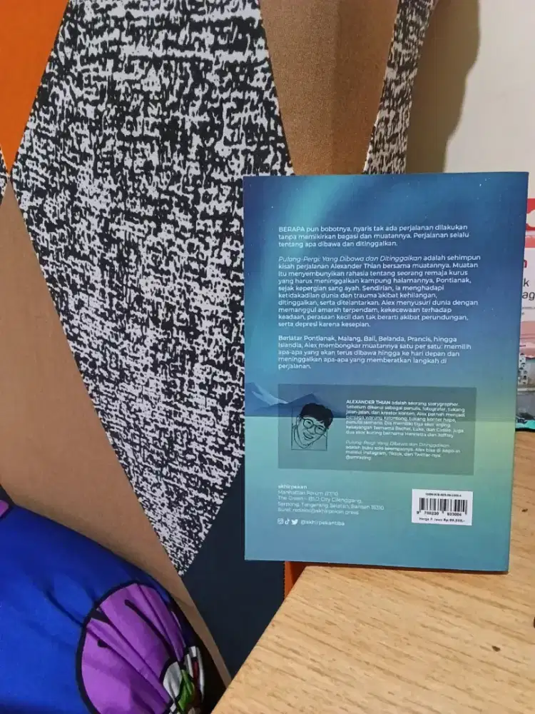 PULANG PERGI YANG DIBAWA DAN YANG DITINGGALKAN BY ALEXANDER THIAN