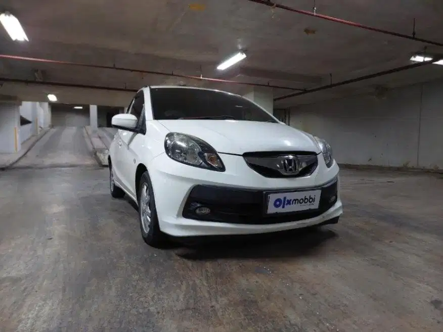 LOW DP Honda Brio Satya 1.2 E Bensin-MT 2015 SHF