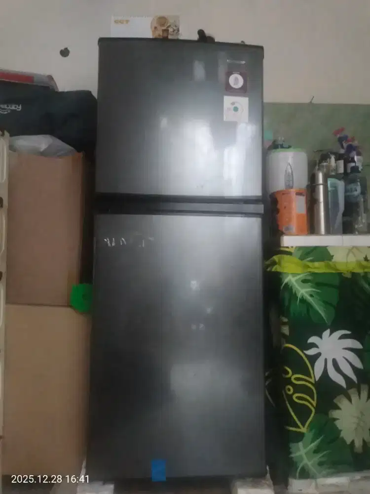 Kulkas Sharp jual cepat