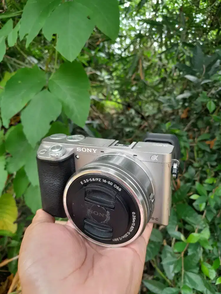 Kamera sony a6000 lensa kit