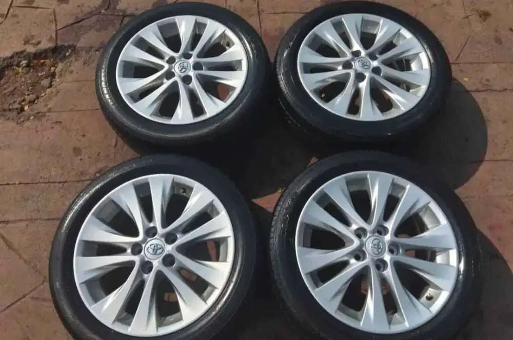 Velg original alpard dan ban