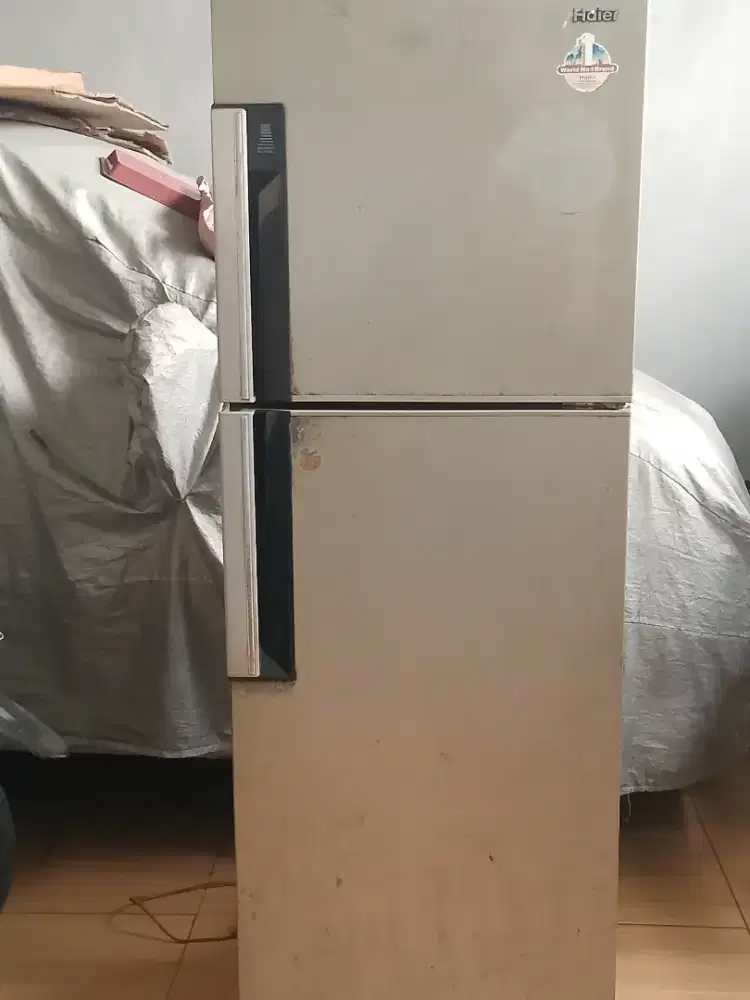 Kulkas 2 pintu merk Haier