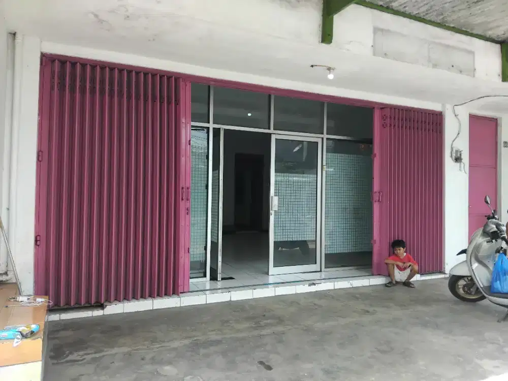 Disewakan ruko 2 lantai