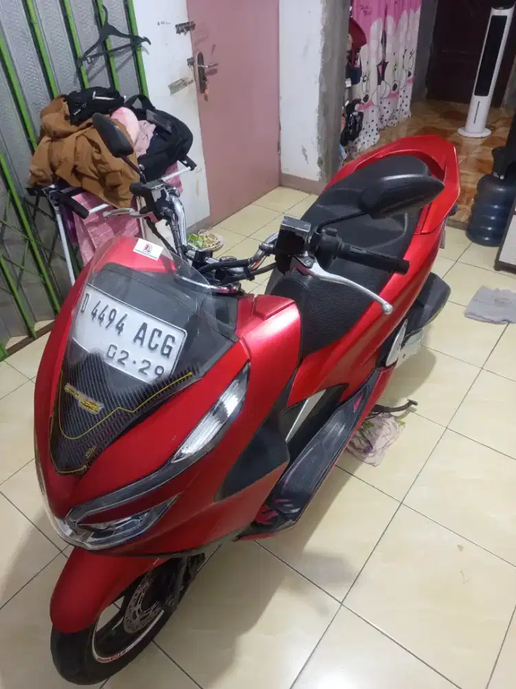 Honda pcx merah mulus, halus.