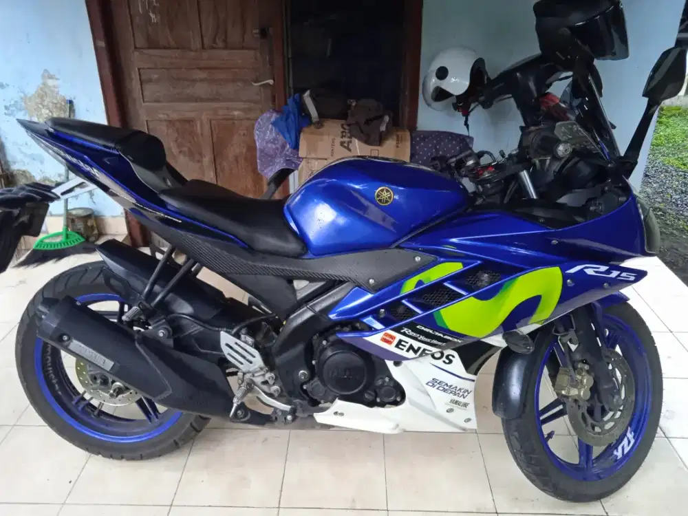 Yamaha R15 V2 2016