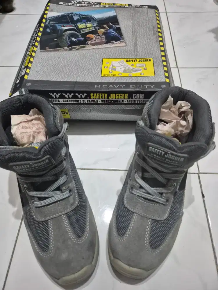 Sepatu Proyek Safety Jogger Botanic & Organic S1PSRC Ukuran 38 Abu Abu