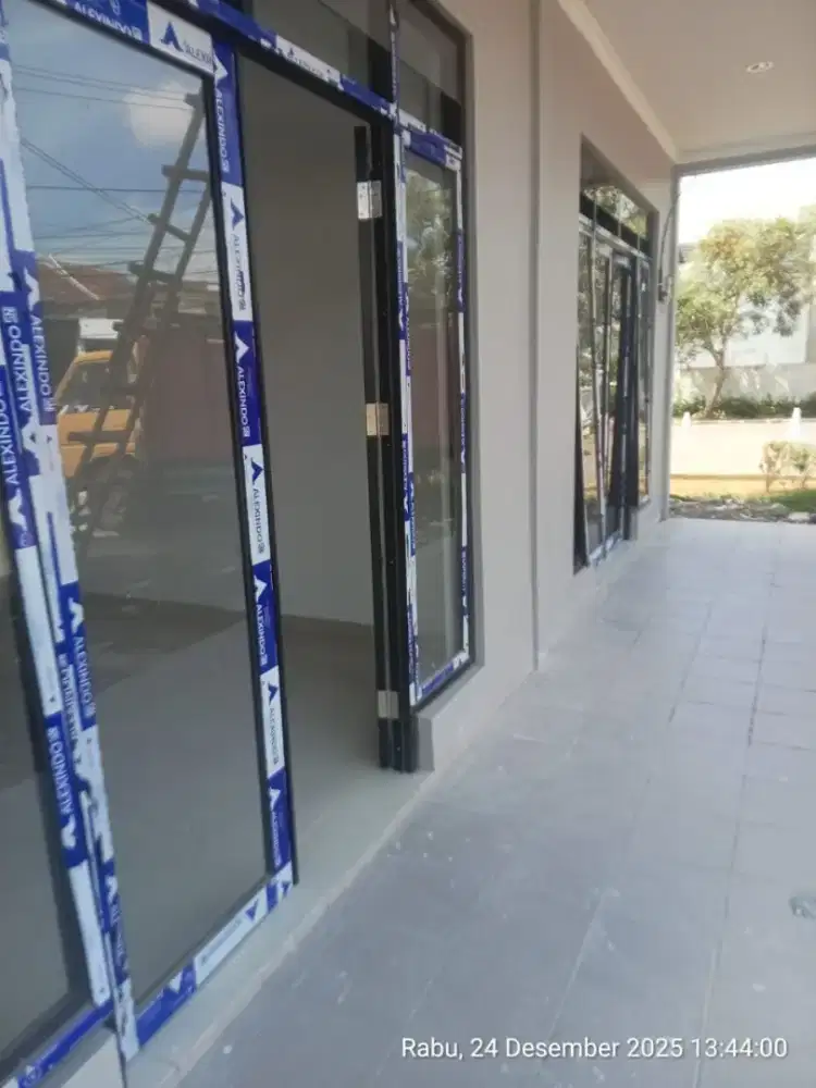 Tukang finishing interior