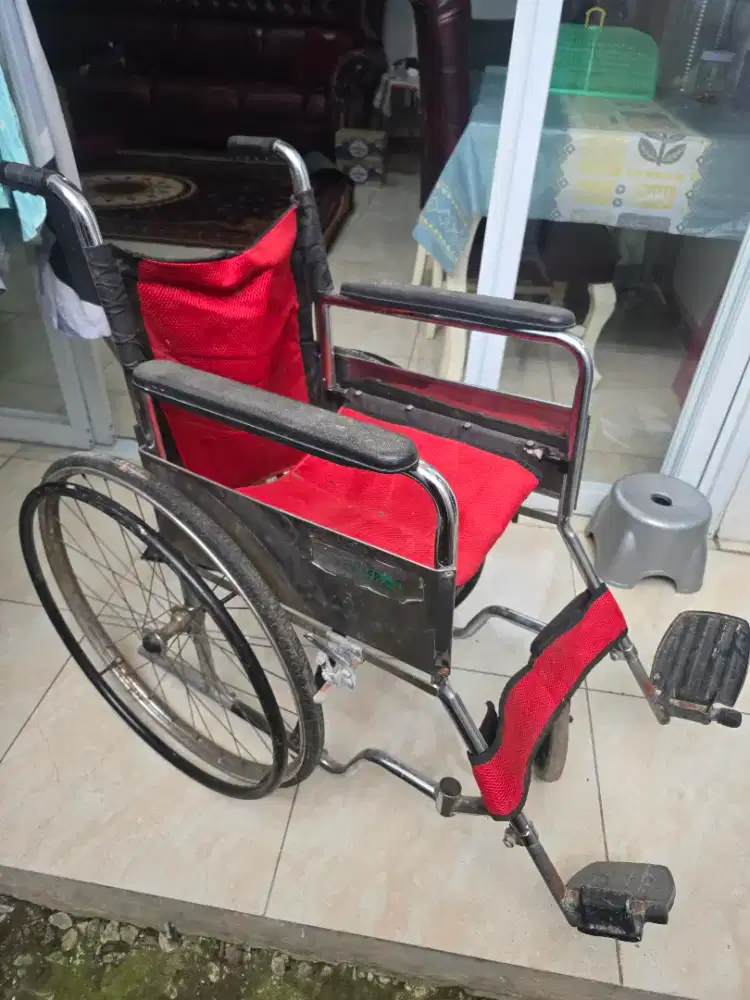 Kursi roda berfuksi dengan baik