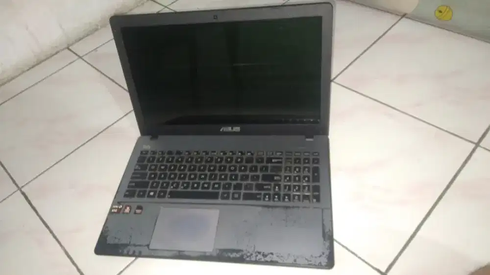 Dijual Laptop Asus X550Z apa adanya