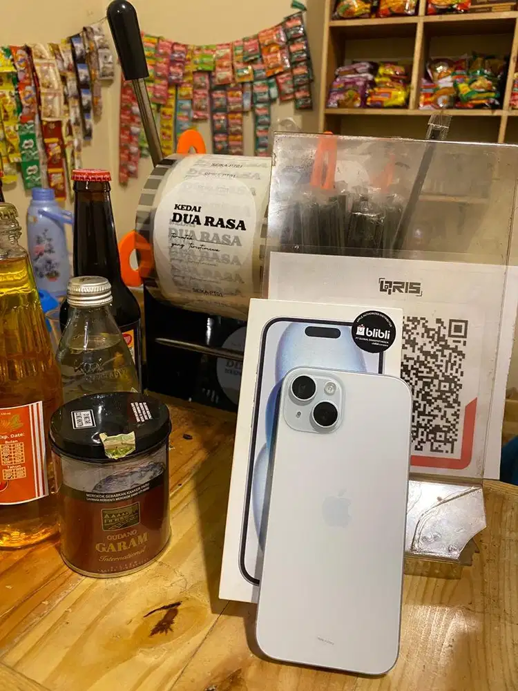 iphone 15 128 white garansi resmi blibi