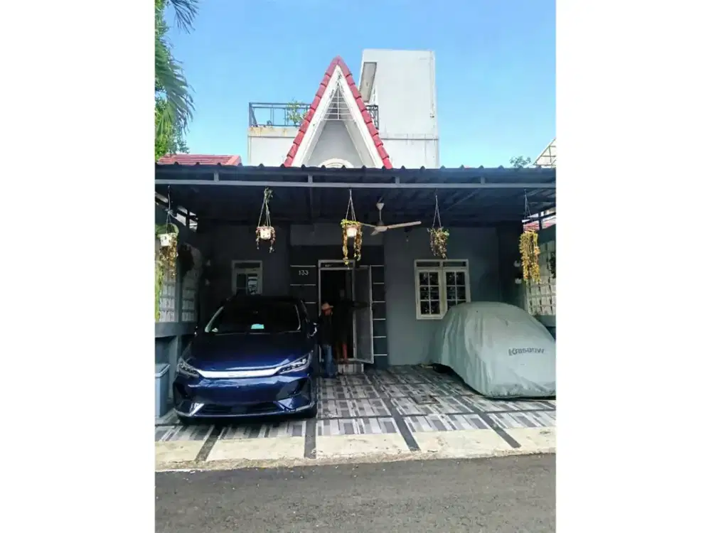 DISEWA RUMAH MEWAH TAHUNAN 3 LANTAI VIEW BAGUS FURNISH SIAP HUNI SENTUL CITY