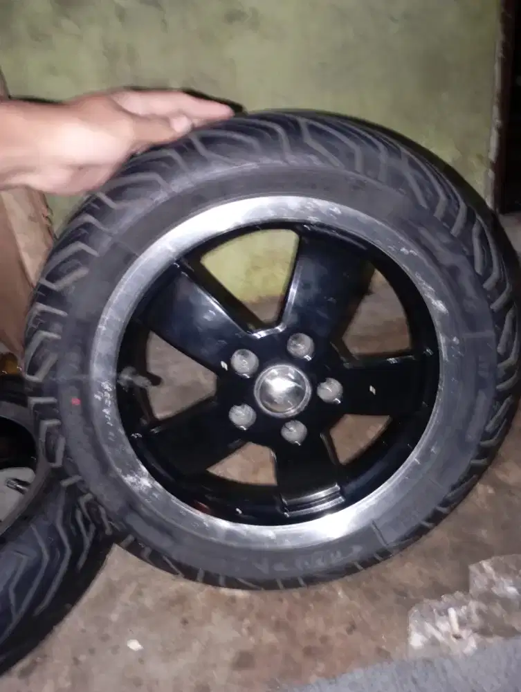 Velk Piaggio Vespa GTS, Sprint, S, atau LX