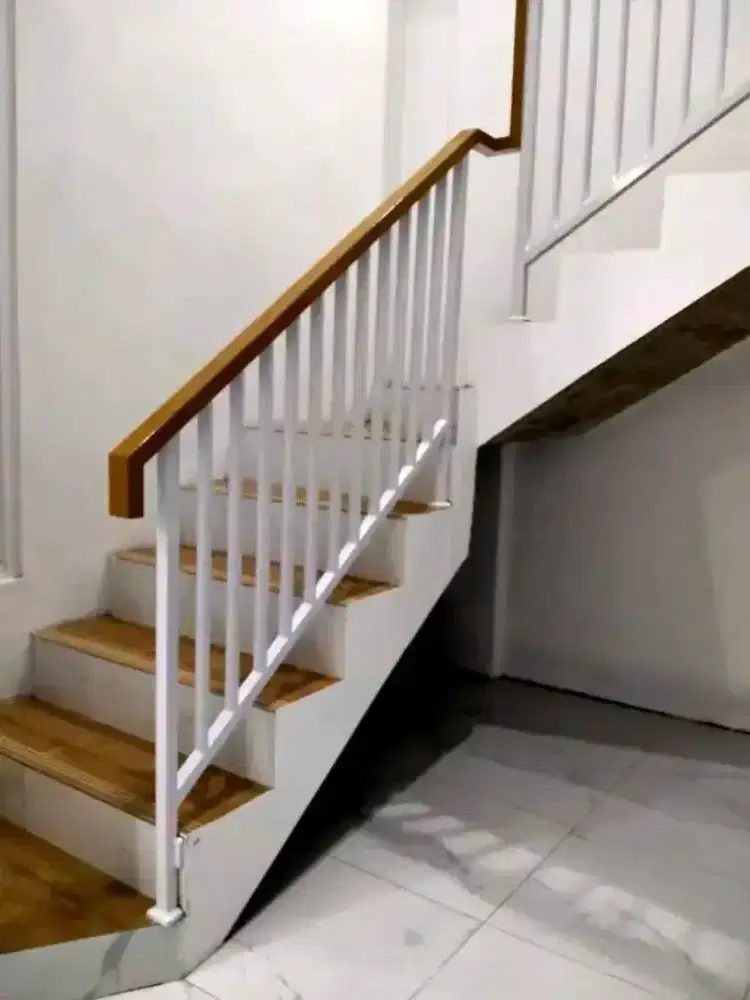 Reling tangga holo galvanis pegangan kayu indoor/outdoor