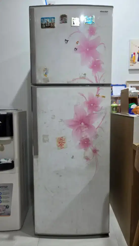 Kulkas Sharp Sakura 266L