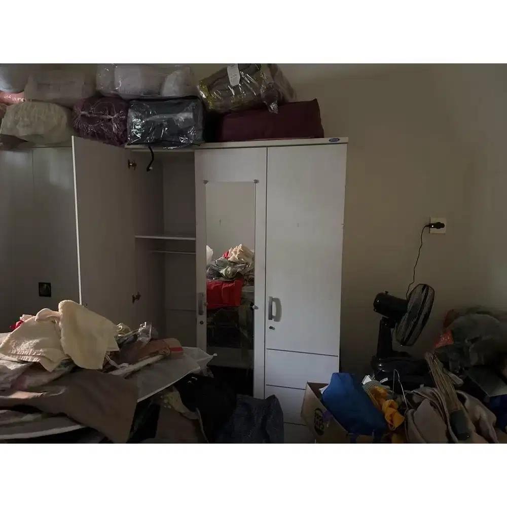 Lemari Pakaian Olympic