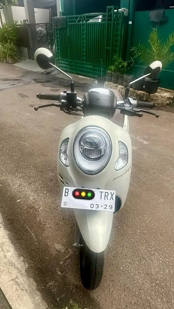 Honda Scoopy Presitge 2024 Putih tangan 1 km Rendah