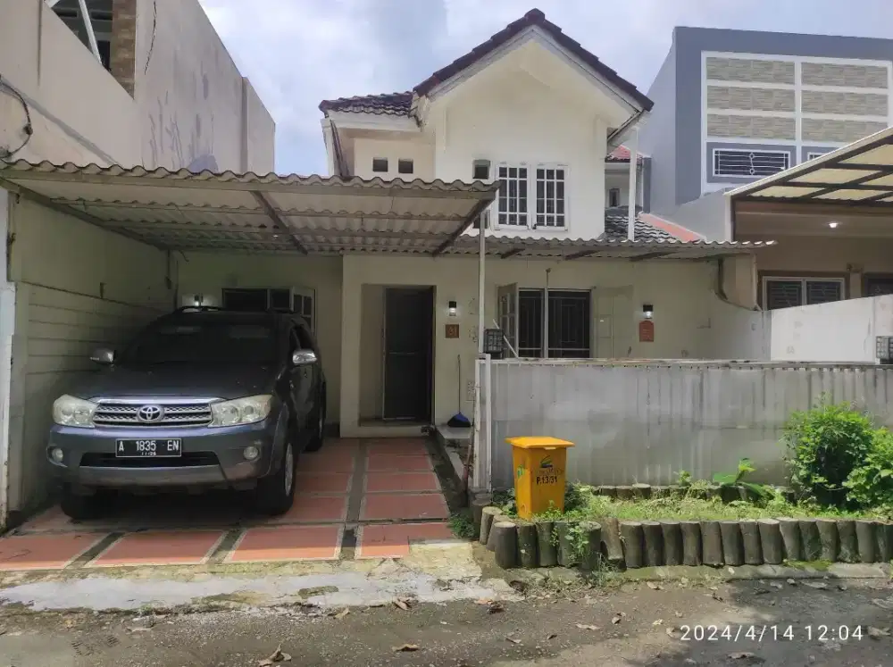 Disewakan rmh fresh segar depan taman di Citra Raya bisa perbulan