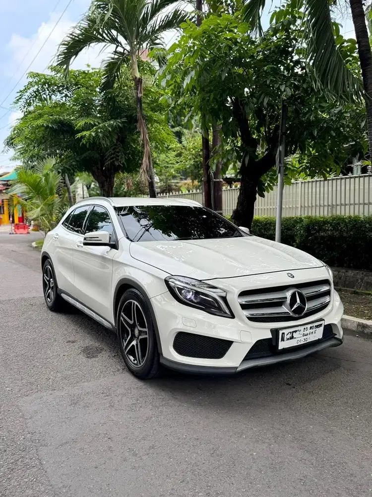 MERCEDES BENZ GLA 200 AMG LINE FIRST HAND OWNER