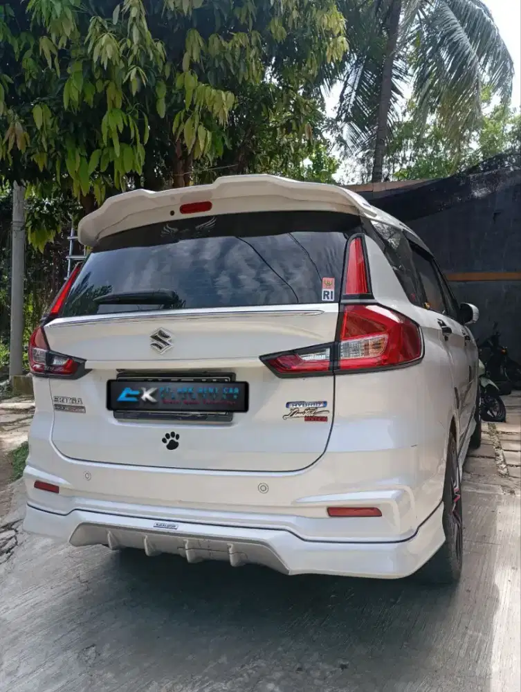 Rental mobil. Sewa mobil harian, mingguan & bulanan lepas kunci.