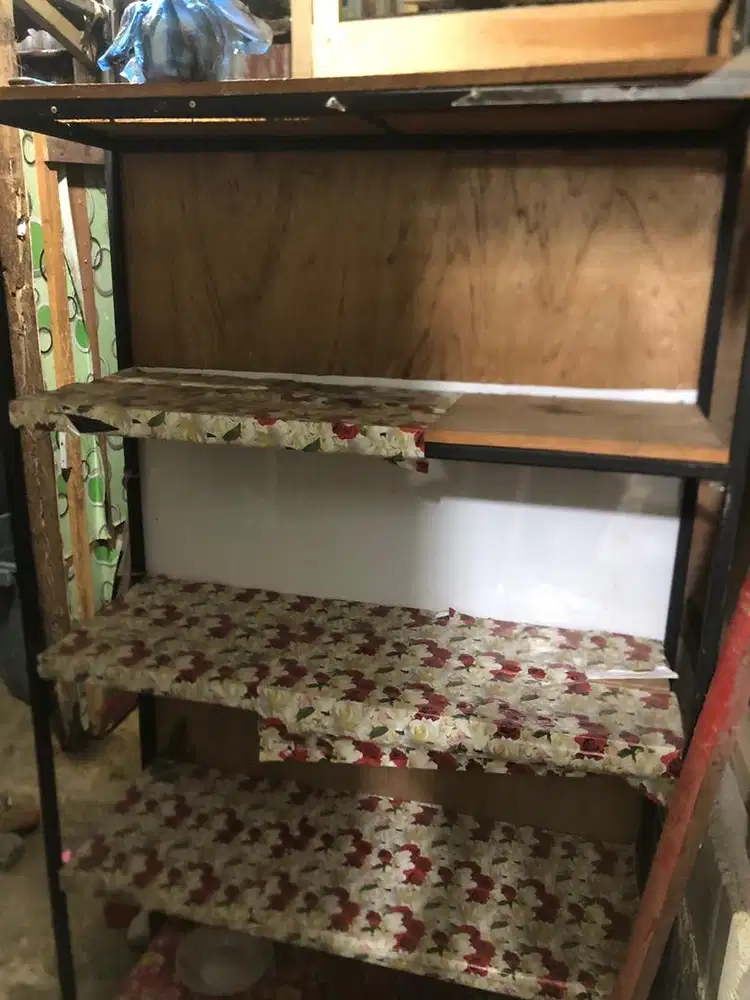 2 rak toko. papan plitur