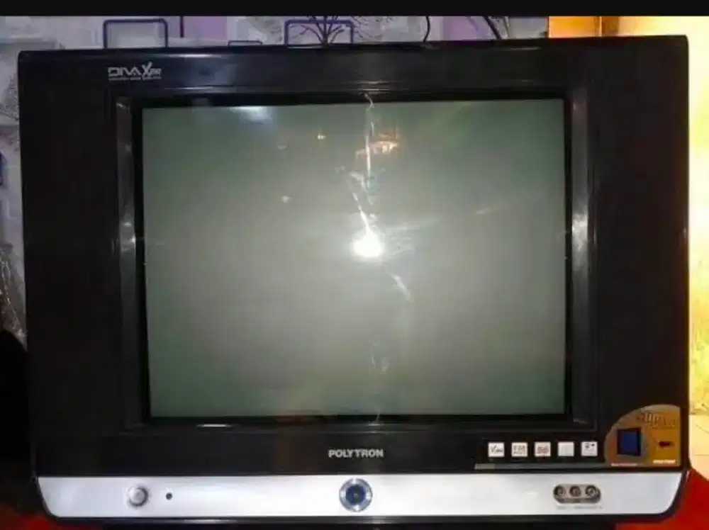 Tv tabung Polytron 21 inch lengkap tinggal pakai