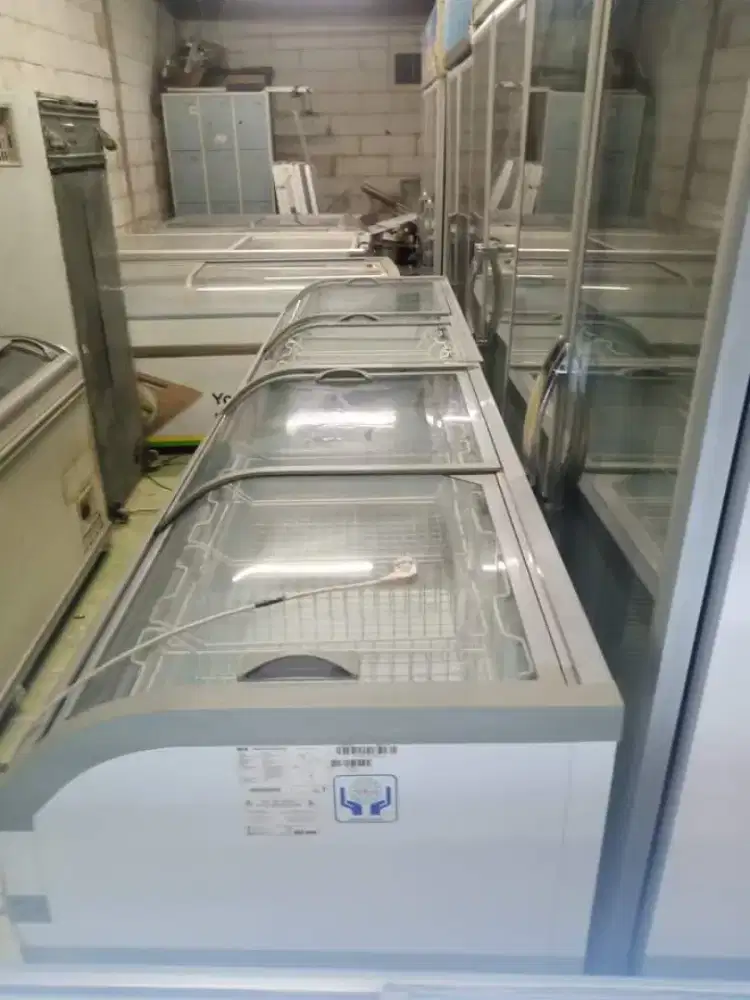 FREEZER SLIDING KACA GEA
