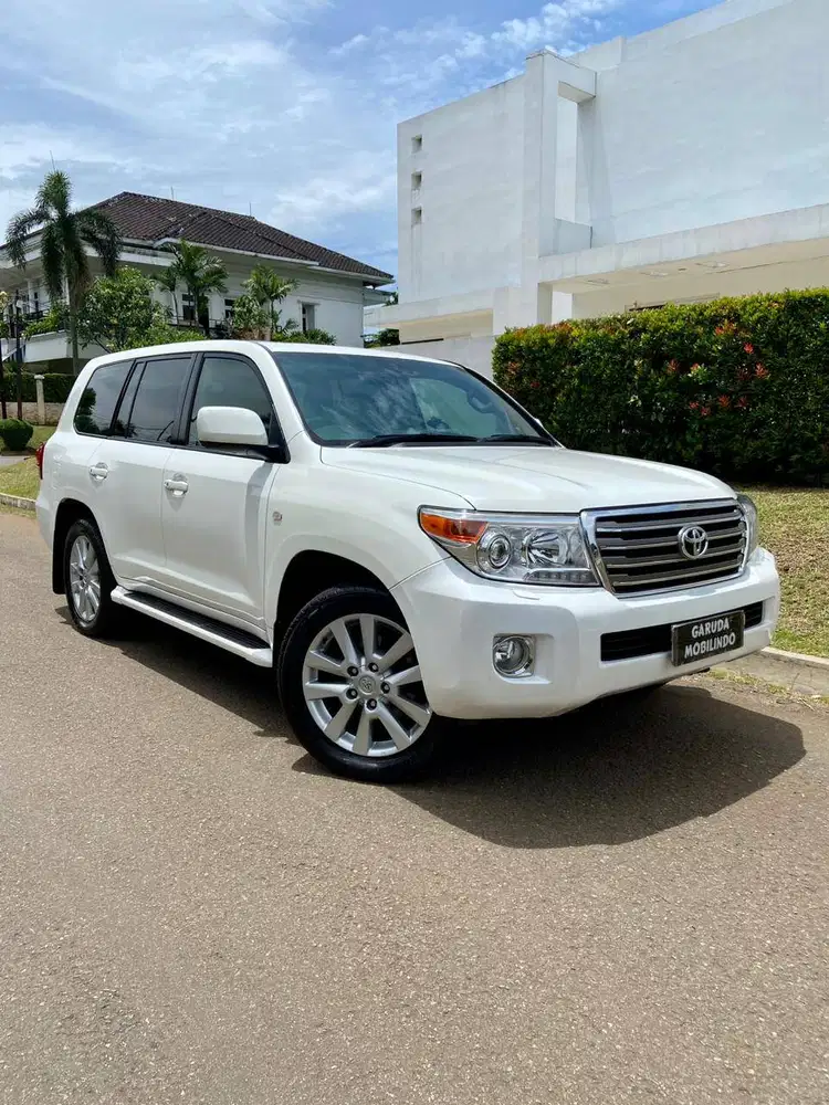 FOR SALE LAND CRUISER TAHUN 2011