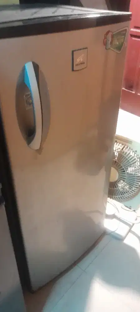 Kulkas 1 pintu polytron