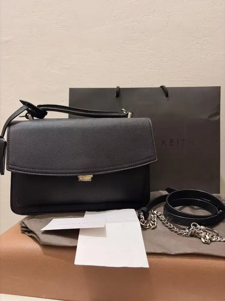 Preloved Tas Charles and Keith CK2 -90780344 Hitam
