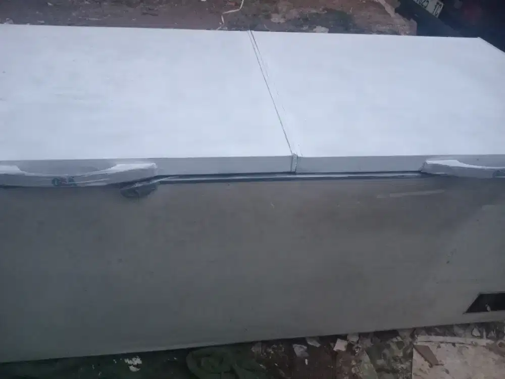Di jual frizer box GEA 2 pintu kapasitas 865 liter,normal siap pakai