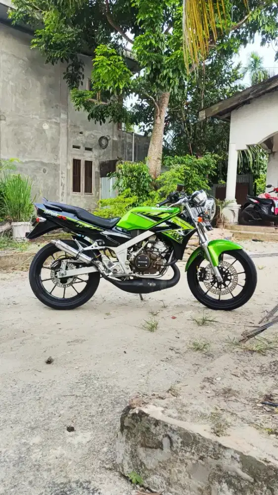 KAWASAKI NINJA R 2015 NIK 2014