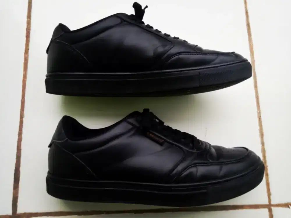 Sepatu masih bagus mulus