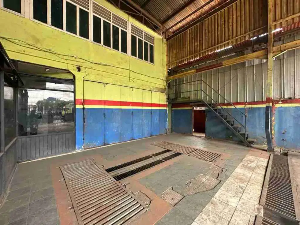 Gudang Strategis Pinggir Jalan Utama Siliwangi Raya Bekasi Kota