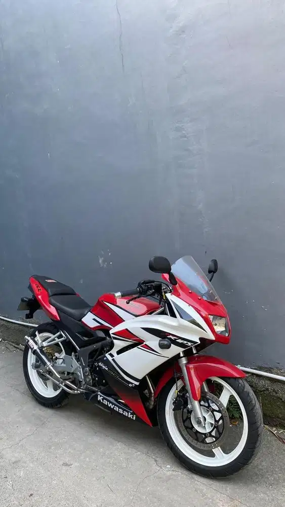 Kawasaki ninja RR 150 limited edition metah putih